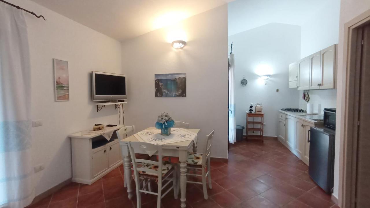 Casa Vacanze Villa Sandrina Costa Paradiso Eksteriør bilde